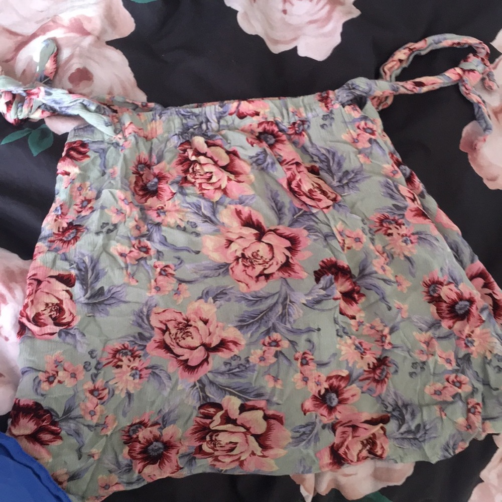 Tub top off the shoulder straps